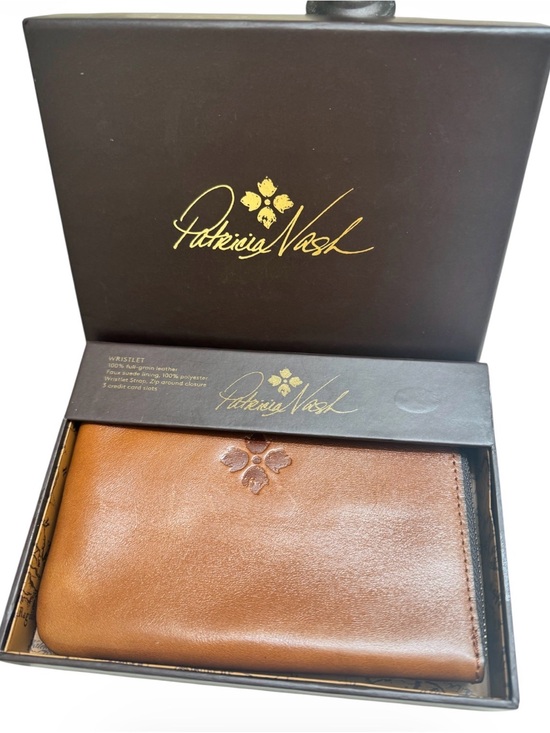 Patricia Nash Handbags - Patricia Nash Cassini Leather Wristlet
